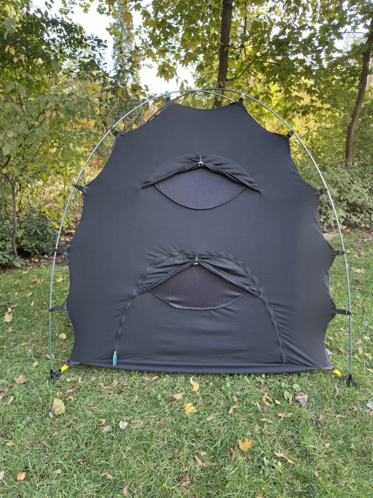 Hiccapop Baby Blackout Tent back view with ventilation open