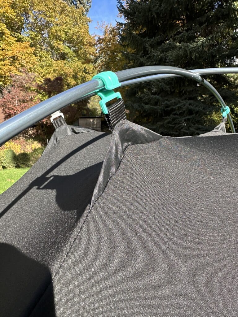 Hiccapop Baby Blackout Tent Up Close of clips