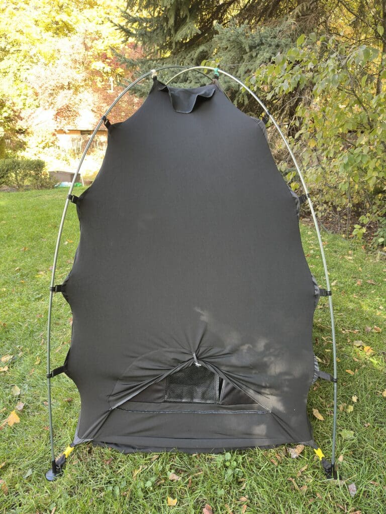 Hiccapop Baby Blackout Tent Set Up side view