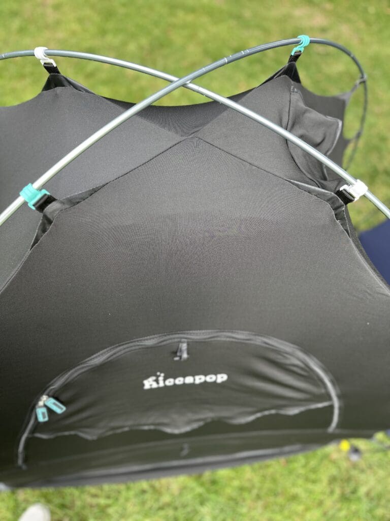 Hiccapop Baby Blackout Tent top down view of poles and clips